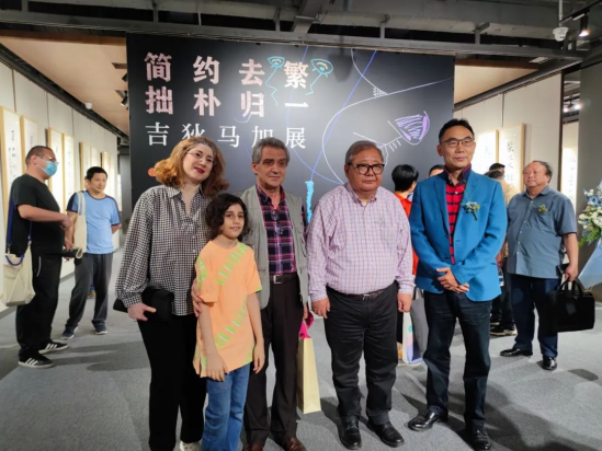 伟德体育 - 综合体育赛事平台|奥体中心相助同伴